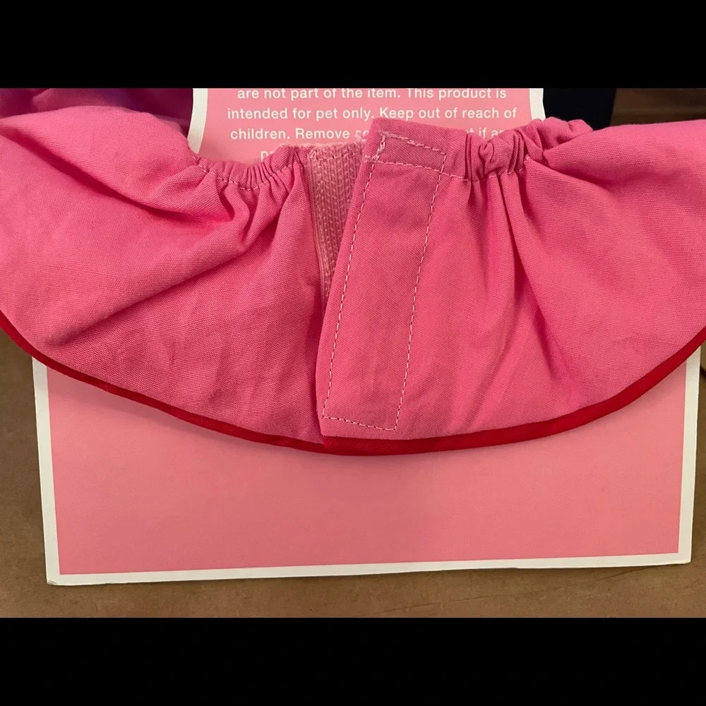 NWT Cats Valentines Heart Ruffle around the neck Velcro’s on the back